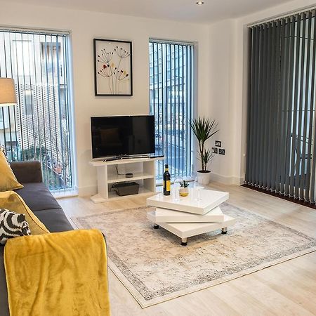Luxury King Bed Apartment & Free Parking ケンブリッジ エクステリア 写真